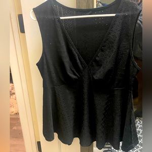 Women’s sleeveless shirt 1X. Black